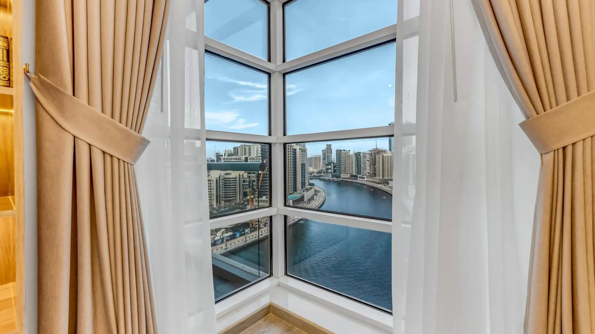 Above And Beyond - 1Bdr Apartment With Burj Khalifa Views - Mayfair Tower In Business Bay Dubaï