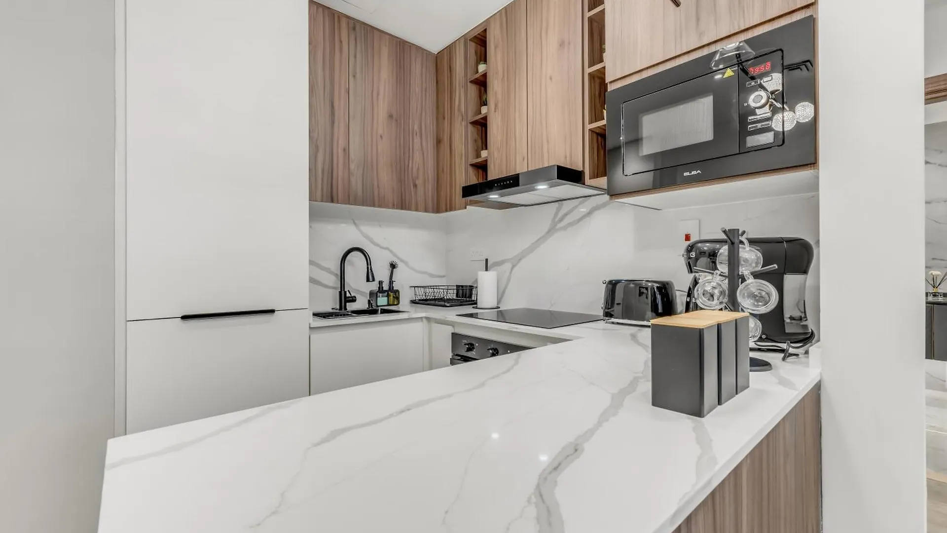 Above And Beyond - 1Bdr Apartment With Burj Khalifa Views - Mayfair Tower In Business Bay Dubai